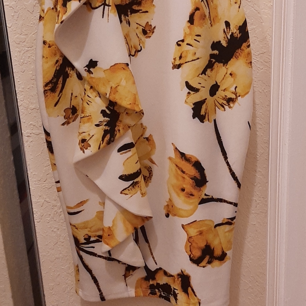 Privy Stylish Ruffled Dress - Picture 5 of 8